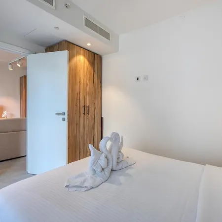 One Bedroom With Pool Access At Mercury St Julians Apartment